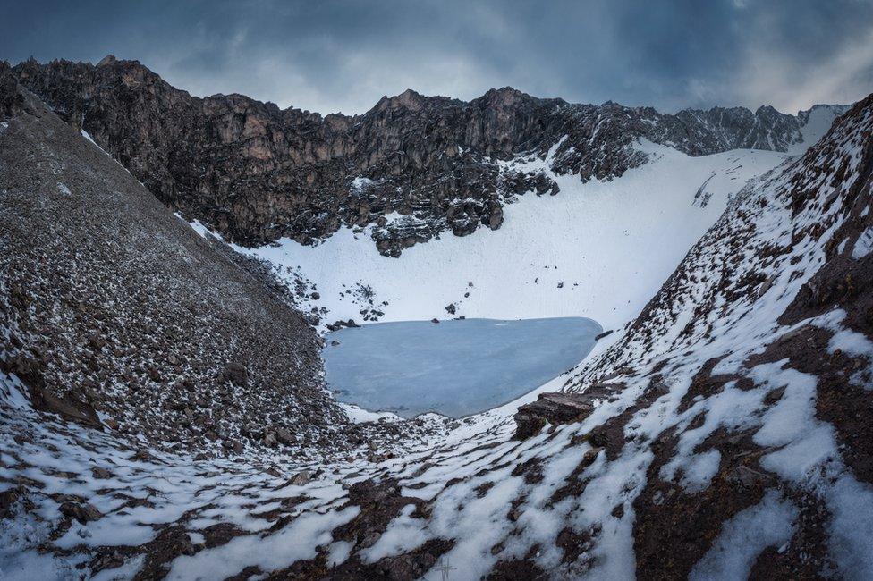 skeleton lake