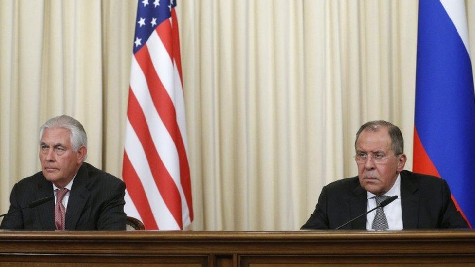 Sergei Lavrov (R) and Rex Tillerson in Moscow