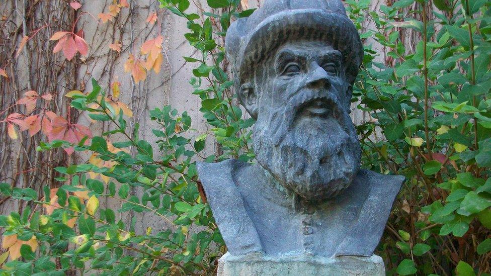 A bust of Mimar Sinan in Ankara, public domain photo