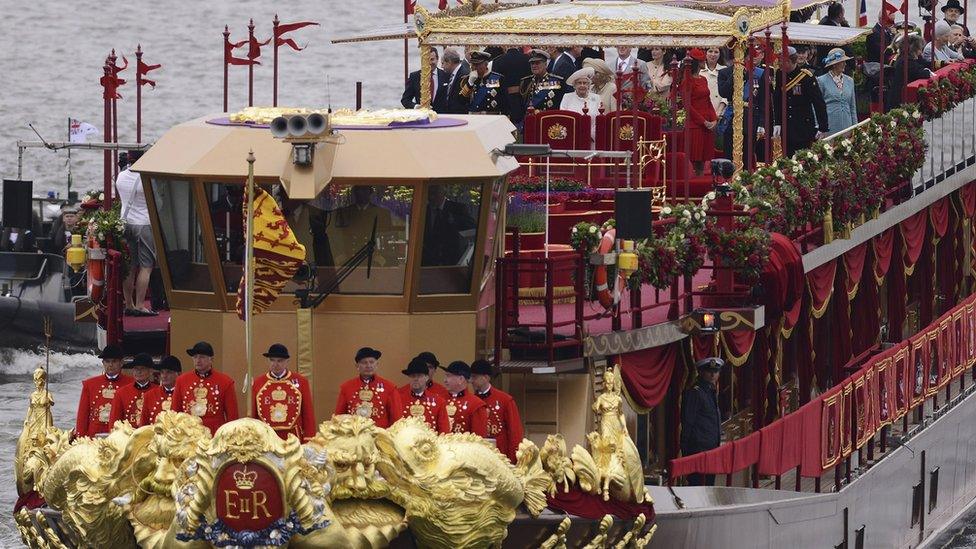 The Spirit of Chartwell, carrying members of Britain's royal family, approaches Chelsea Bridge during the Queen's Diamond Jubilee Pageant on the River Thames in London June 3, 2012