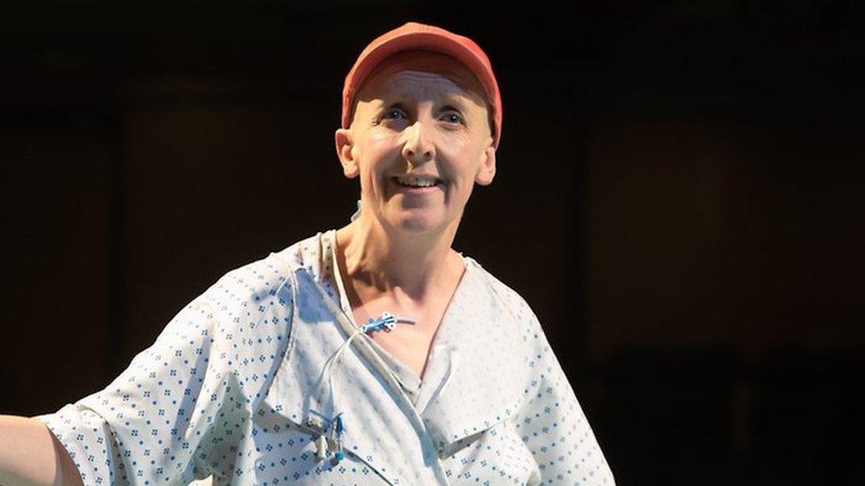 Julie Hesmondhalgh in Wit