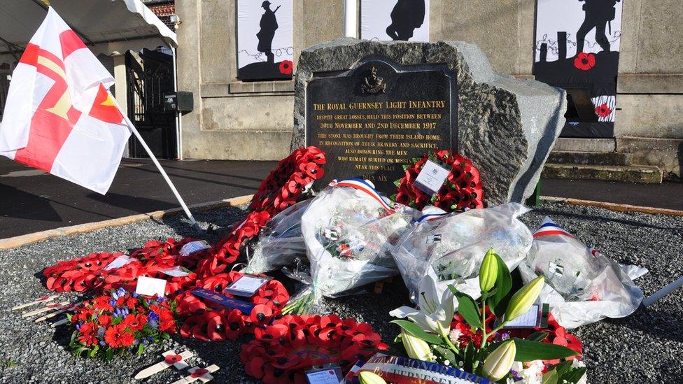 Memorial in Masnieres