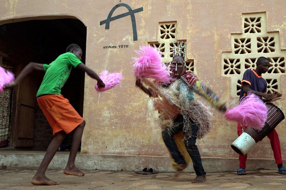 Boys dancing