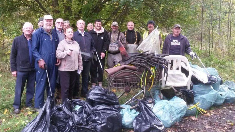 Mersey River Trust volunteers