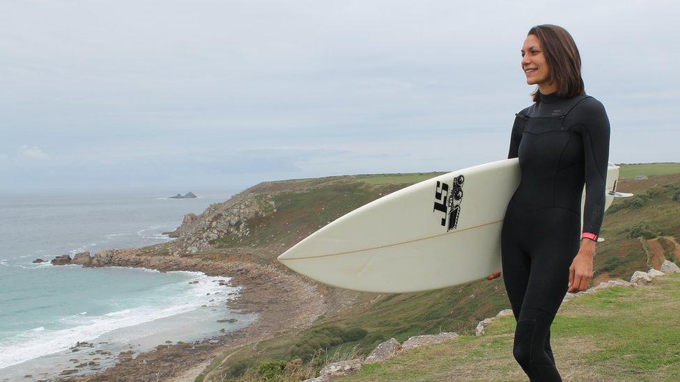 Jessica Cox with surfboard