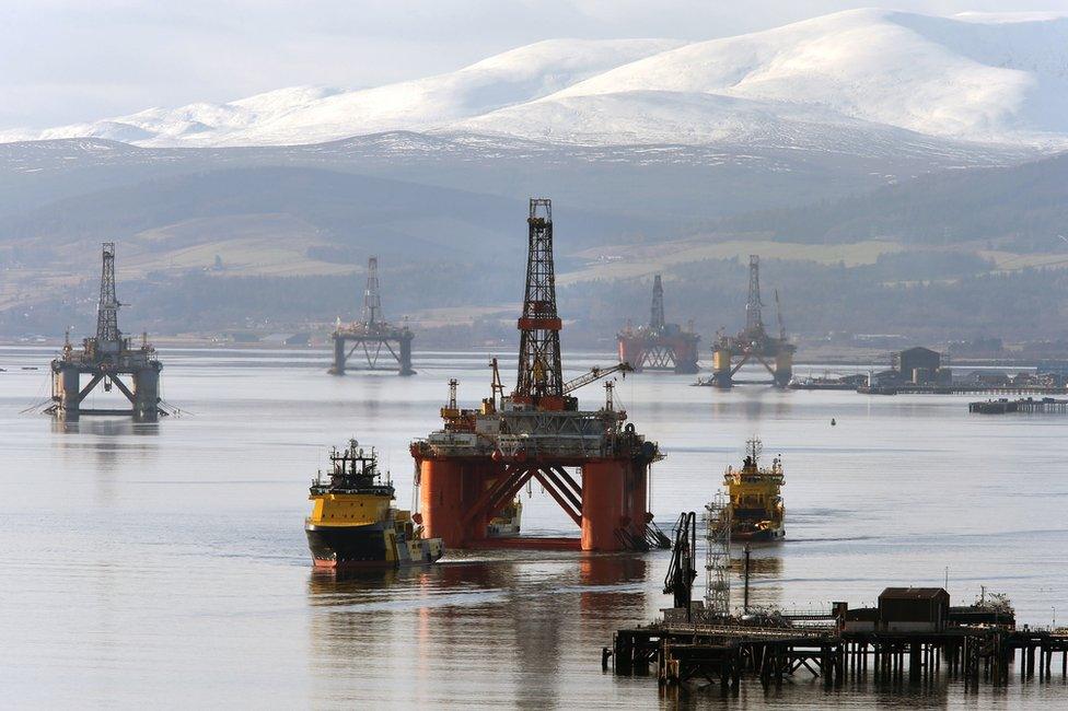 The oil platform Stena Spey amongst other rigs in the Cromarty