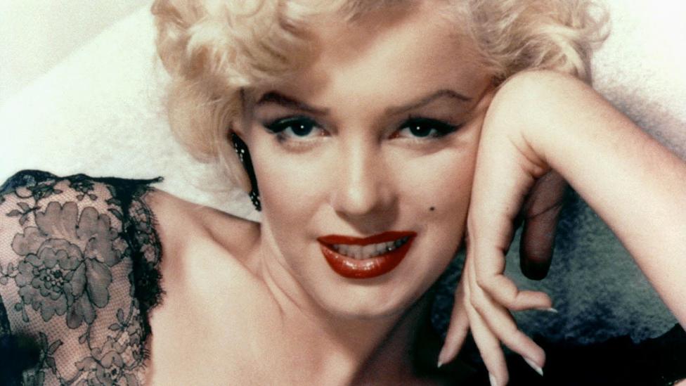 Close up of Marilyn Monroe, with beauty mark