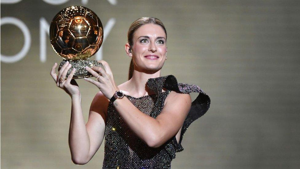 Alexia Putellas with the Ballon d'Or