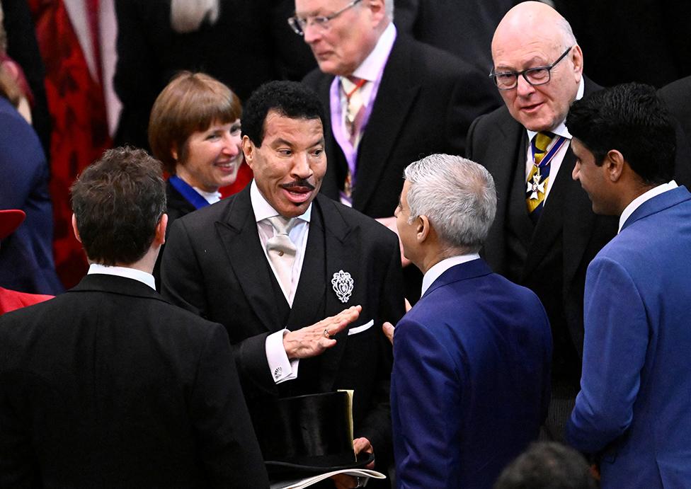 Lionel Richie says hello to London Mayor Sadiq Khan at Westminster Abbey