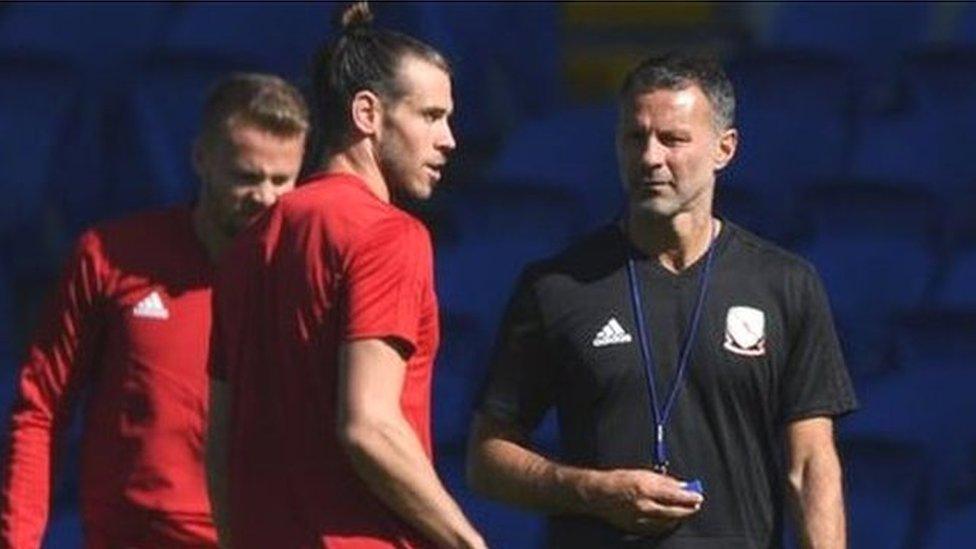 Gareth Bale a Ryan Giggs