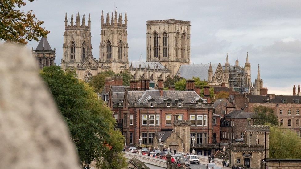 York minster and traffic on Lendal Bridge