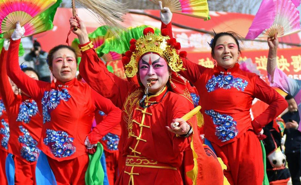 Artists performing during a fishing Lantern Festival in Luyang Village, Dajijia Street, Huang-Bohai New District, Yantai, eastern China's Shandong province