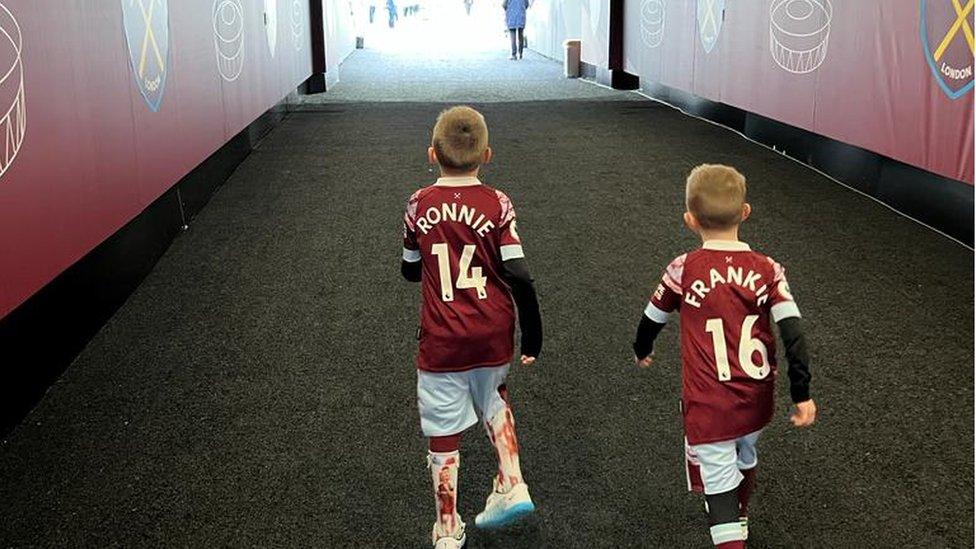 Ronnie and Frankie walking the tunnel at West Ham