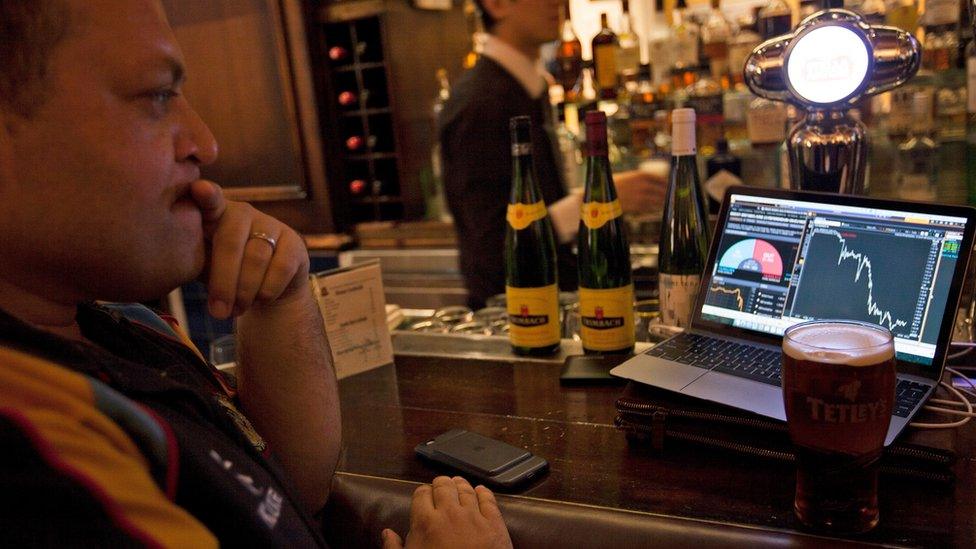 British expat watches the British pound fall after Brexit