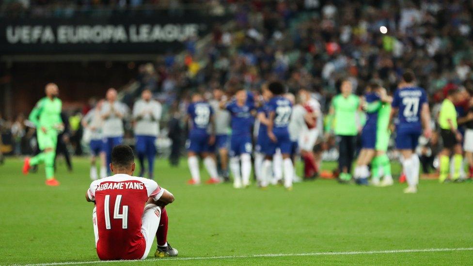 Aubameyang-Chelsea-celebrate-Europa-League-final.