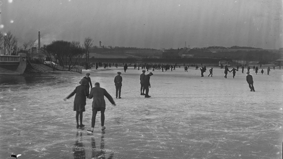 A275 Skating on Park Lake 1925 - Sankey Family Photography Collection (published courtesy of Signal Film and Media)