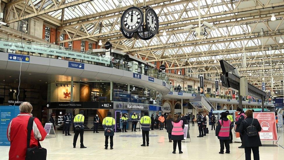 commuters-take-part-in-minute-silence