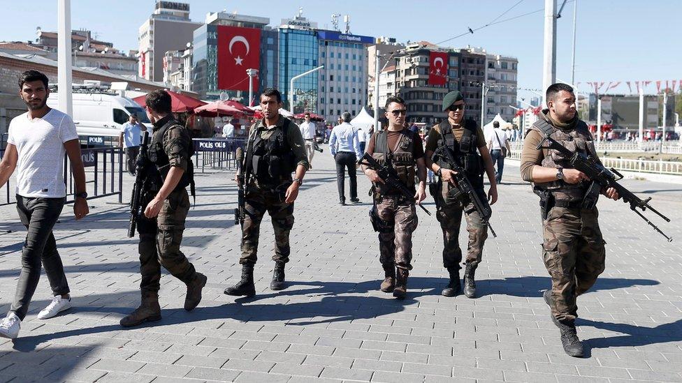 Turkish troops patrolling in Istanbul