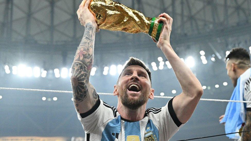 Messi raising world cup