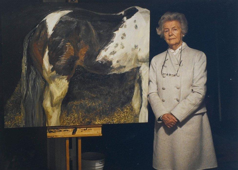 Duchess of Devonshire and a painting of a horse