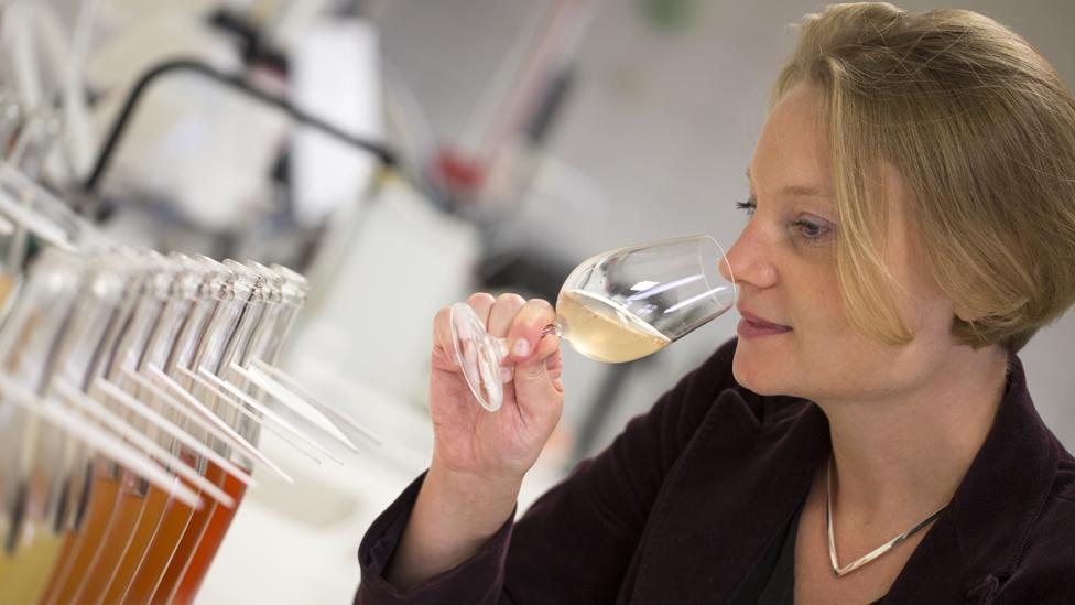 Floriane Eznack tasting champagne