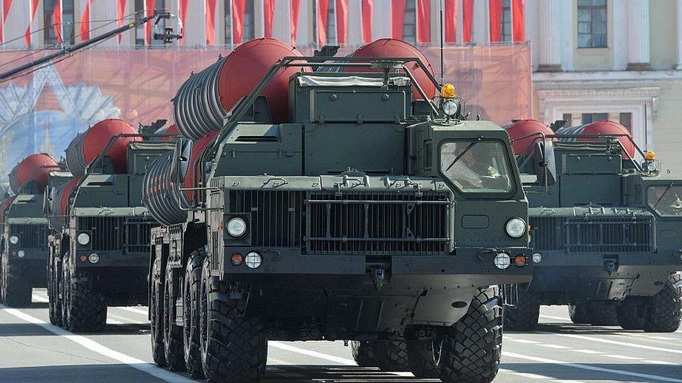 Anti-aircraft missile system S-400 on parade on Dvortsovaya (Palace) Square during the Victory Day ceremony in St. Petersburg on 9 May, 2016