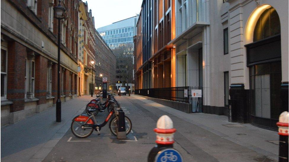 Bream's Buildings