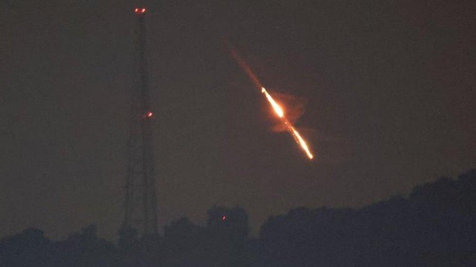 objects in the sky above northern Israel, 14 April