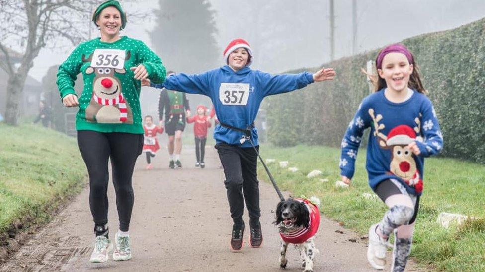 Festive runners in Sherborne