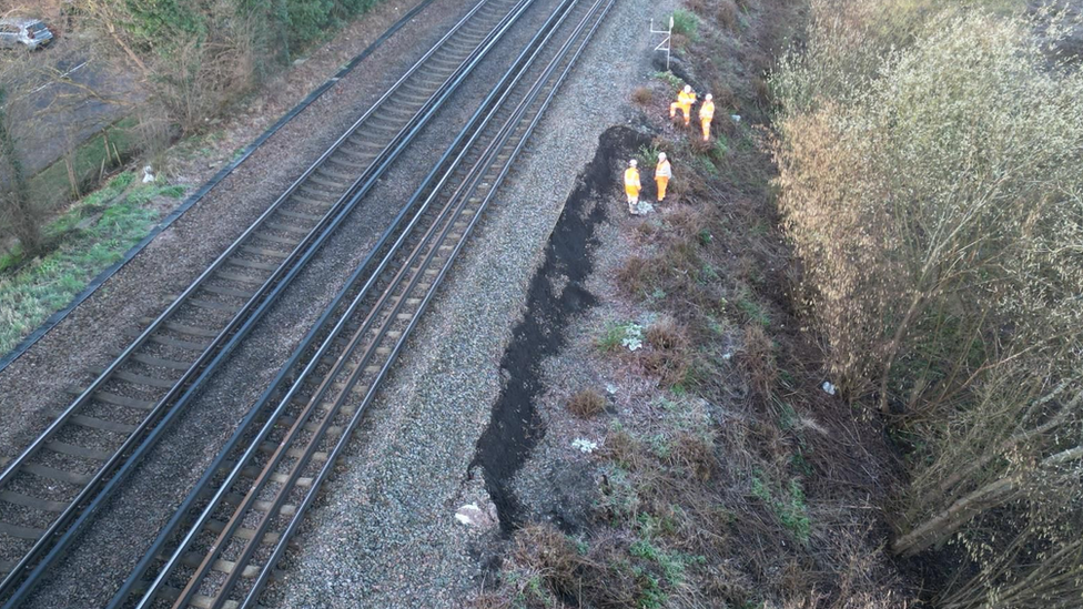 Embankment crack at Newington