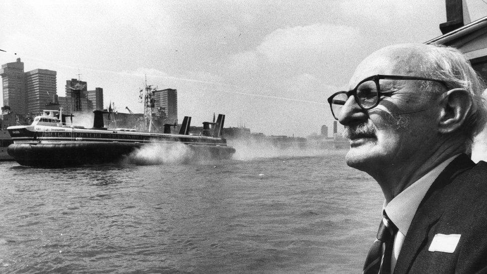 Christopher Cockerell watching a hovercraft travel down the Thames