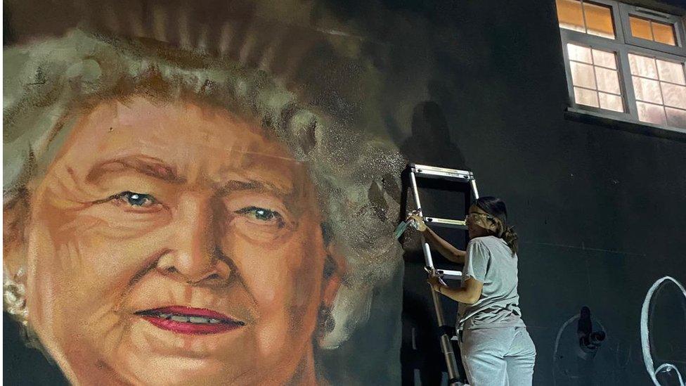 Queen Elizabeth II mural