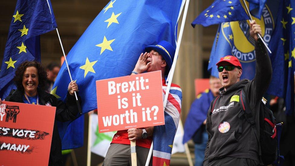 Remain supporters march