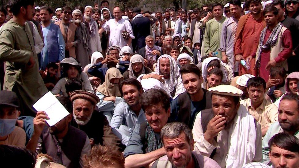 Queuing for the bank in Kabul, 3 September 2021