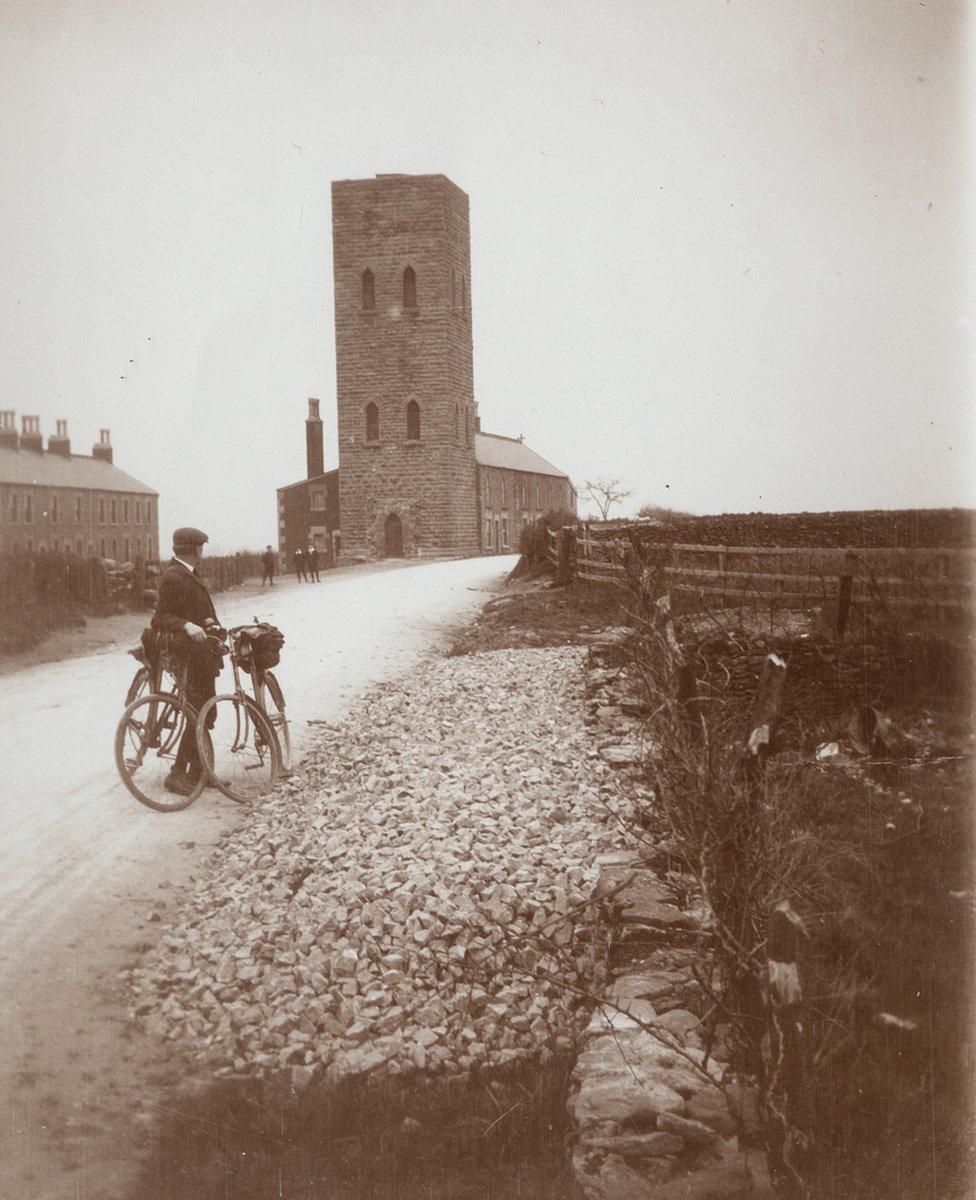 Turner's Tower - Hemington, Radstock