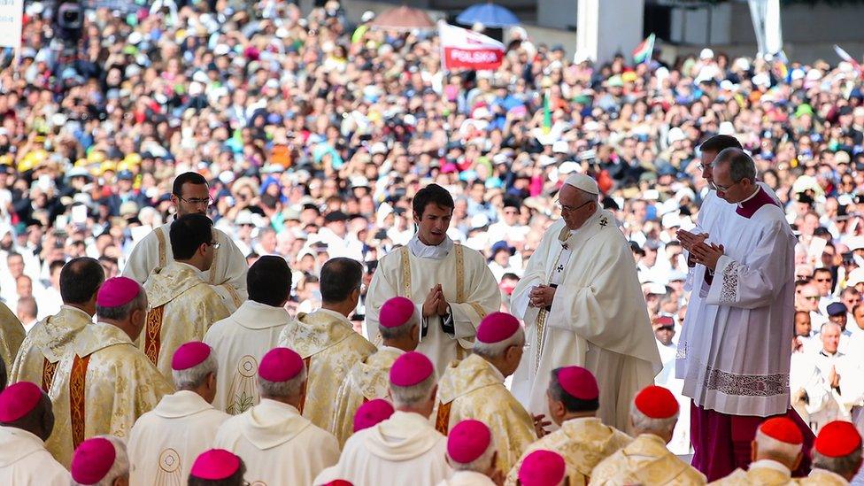 Pope Francis arrives to hold the holy mass at the Fatima Sanctuary, in Leiria, Portugal, 13 May 2017