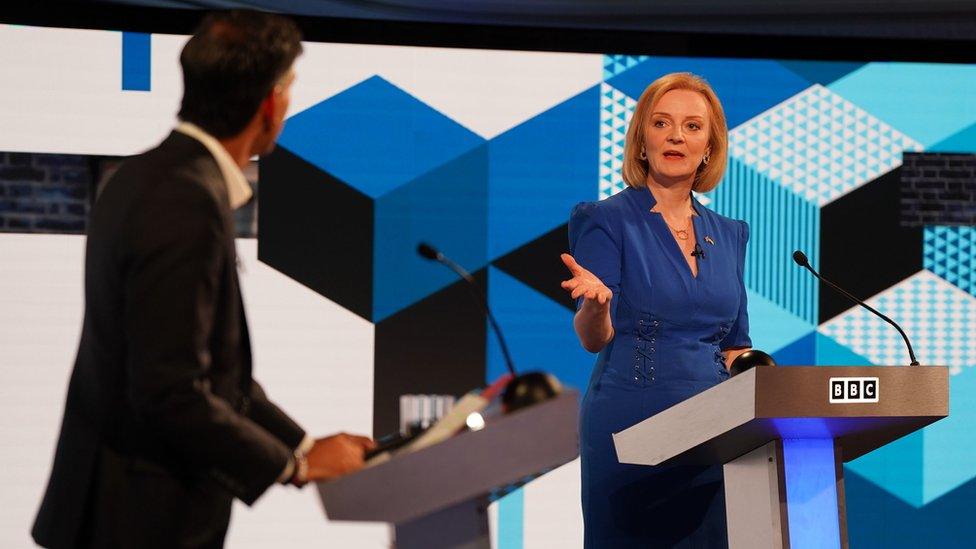 Rishi Sunak and Liz Truss taking part in the 鶹Լ Tory leadership debate