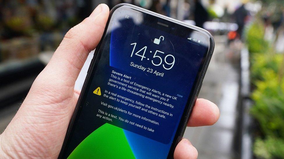 phone-with-message.