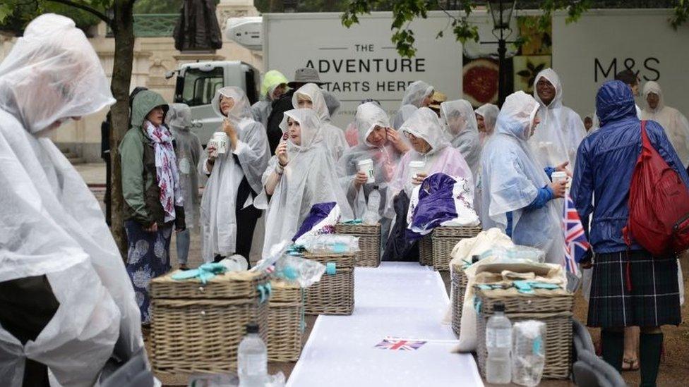 Picnic eaters on The Mall