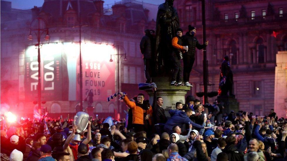 Crowds in George Square