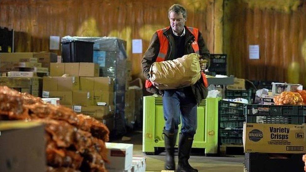 Sorting food in warehouse