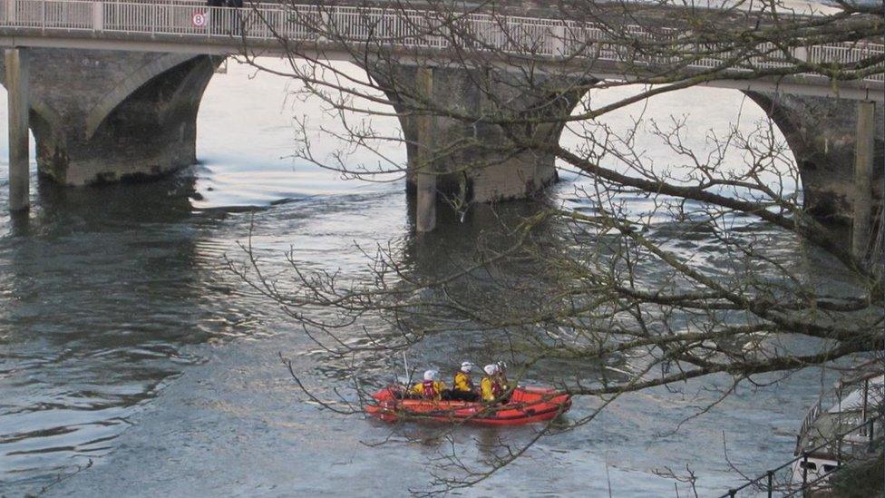 Coastguard rescue teams and the RNLI in River Teifi