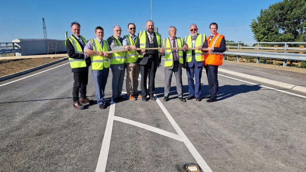 Ceremony to mark opening of bridge