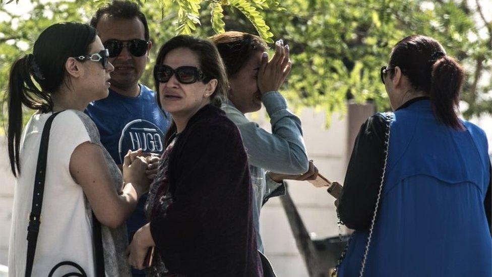 Relatives of EgyptAir flight MS804 passengers at Cairo airport (19/05/16)