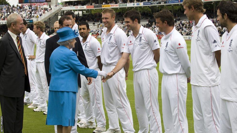 James Anderson meets the Queen in 2009