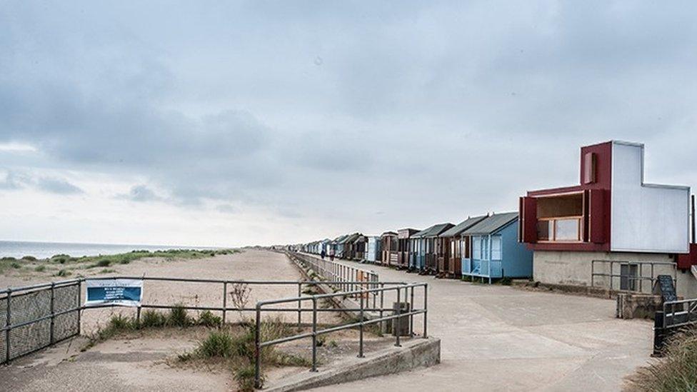 Beach hut