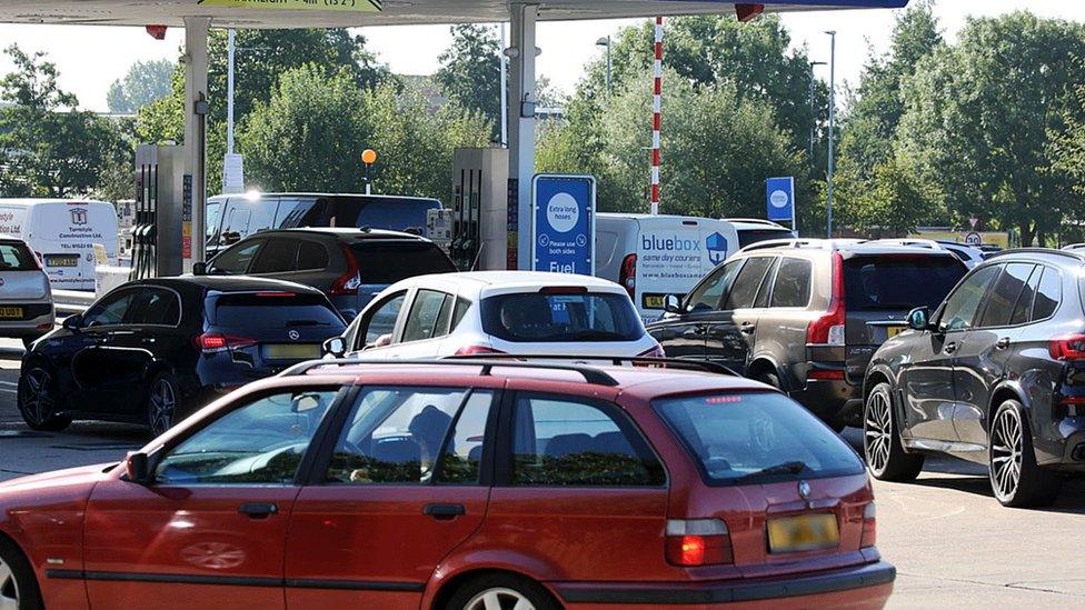 Cars queuing for fuel at Tesco, Jarman's Park, Hemel Hempstead