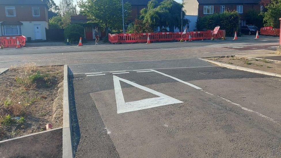 Give way road marking in Cambridge