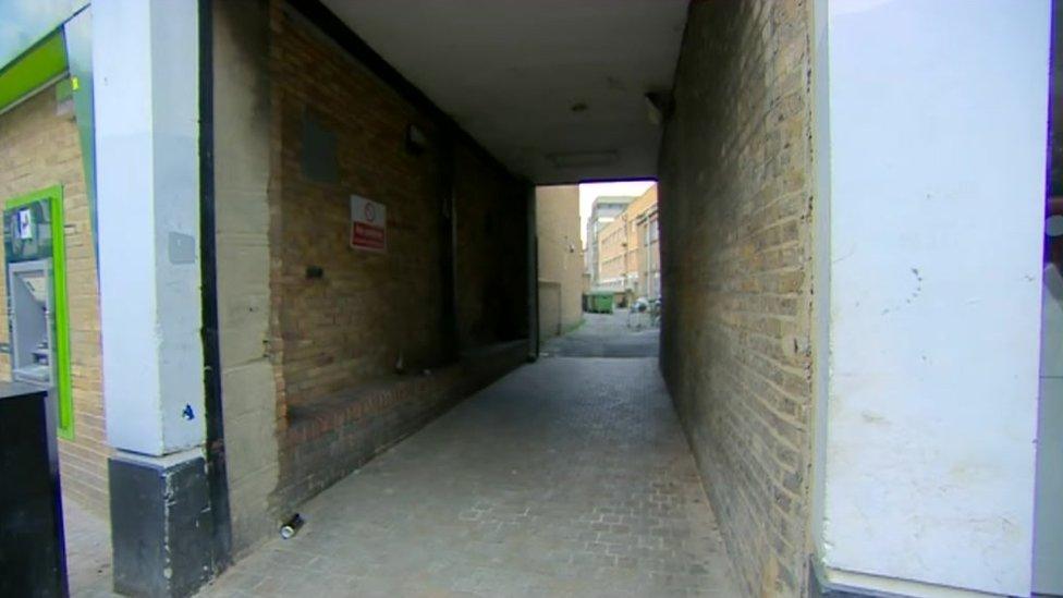 Alleyway off Suffolk Road in Dartford