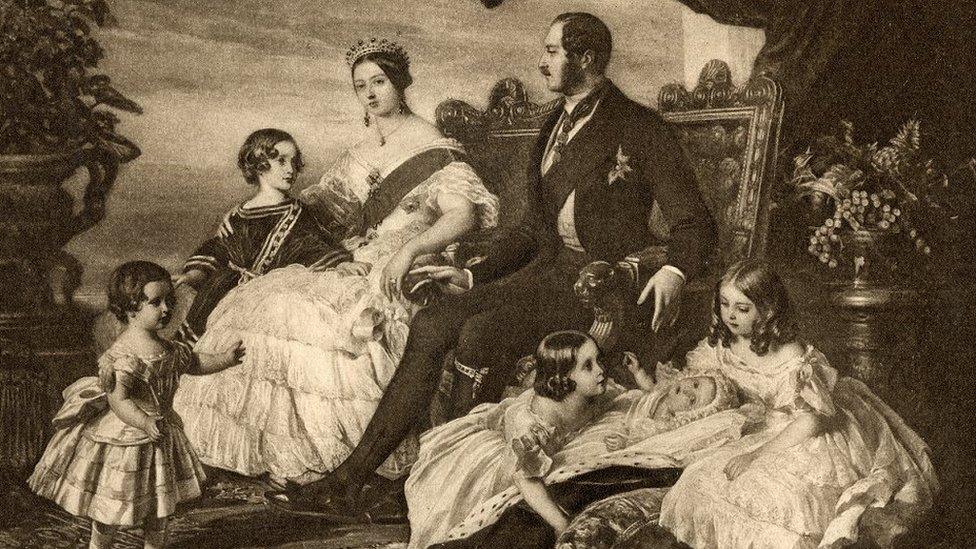 Queen-Victoria-and-Albert-and-family